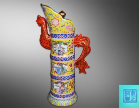 珐琅彩黄地洋篇喷巴壶