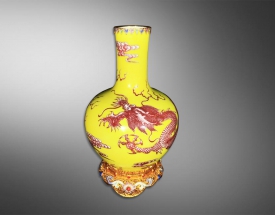 黄地龙纹釉里红镶配掐