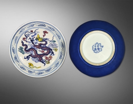 外霁兰内斗彩龙纹盘