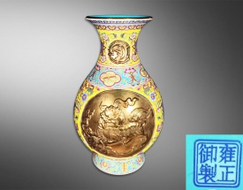 粉彩描金狮狮如意玉壶