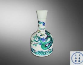 斗彩龙纹摇铃尊