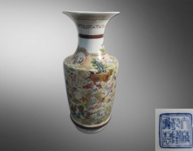 粉彩百子图棒槌瓶