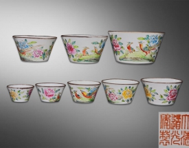 粉彩花卉花鸟纹套杯