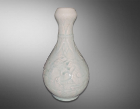 越窑龙纹蒜头瓶