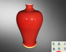 霁红梅瓶