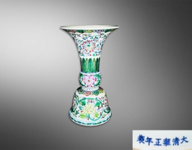 斗彩缠枝花卉花觚